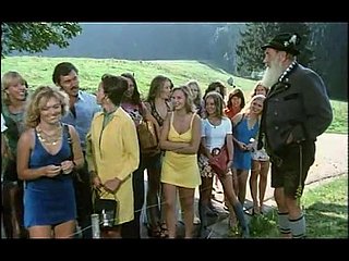 Schulmadchen-Báo cáo 8 (1974)